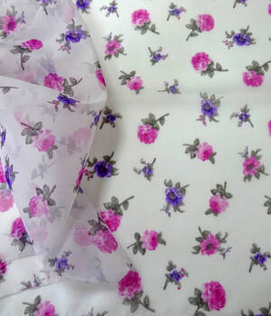 Вуаль белый, сиреневые розочки.