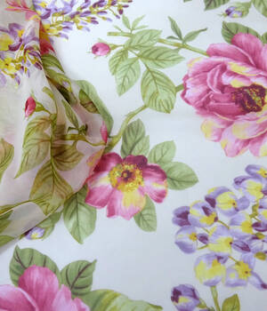 Вуаль, розовые цветы